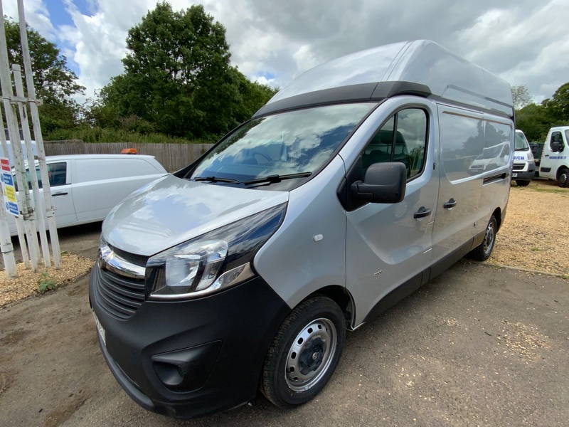 VAUXHALL VIVARO